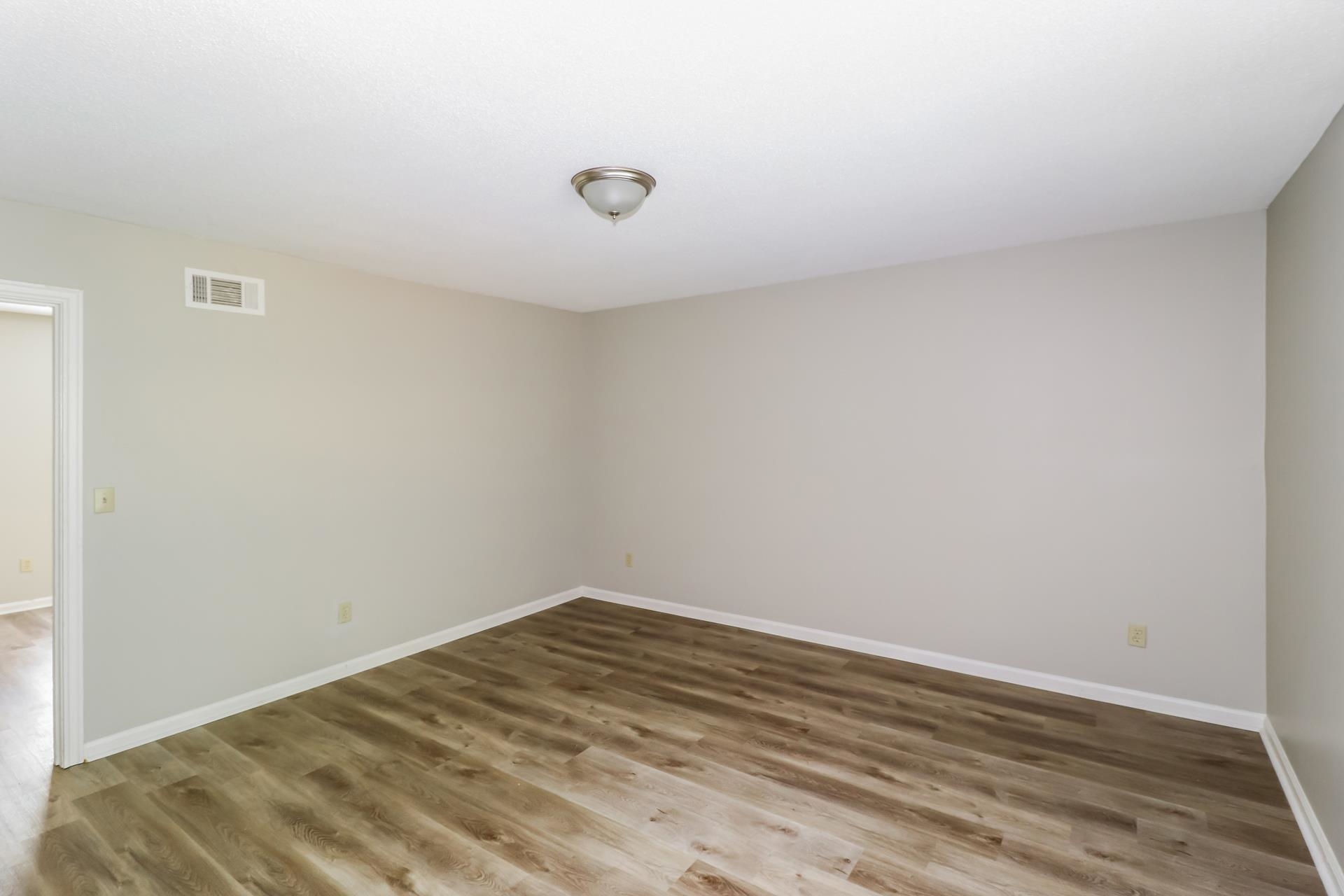 4442 Old Quarry Road Memphis, TN 38118 - Photo 8 of 16 wooden floor in a room