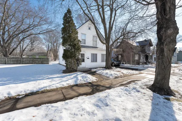$189,900 | 1208 7th Street East, Menomonie, WI 54751