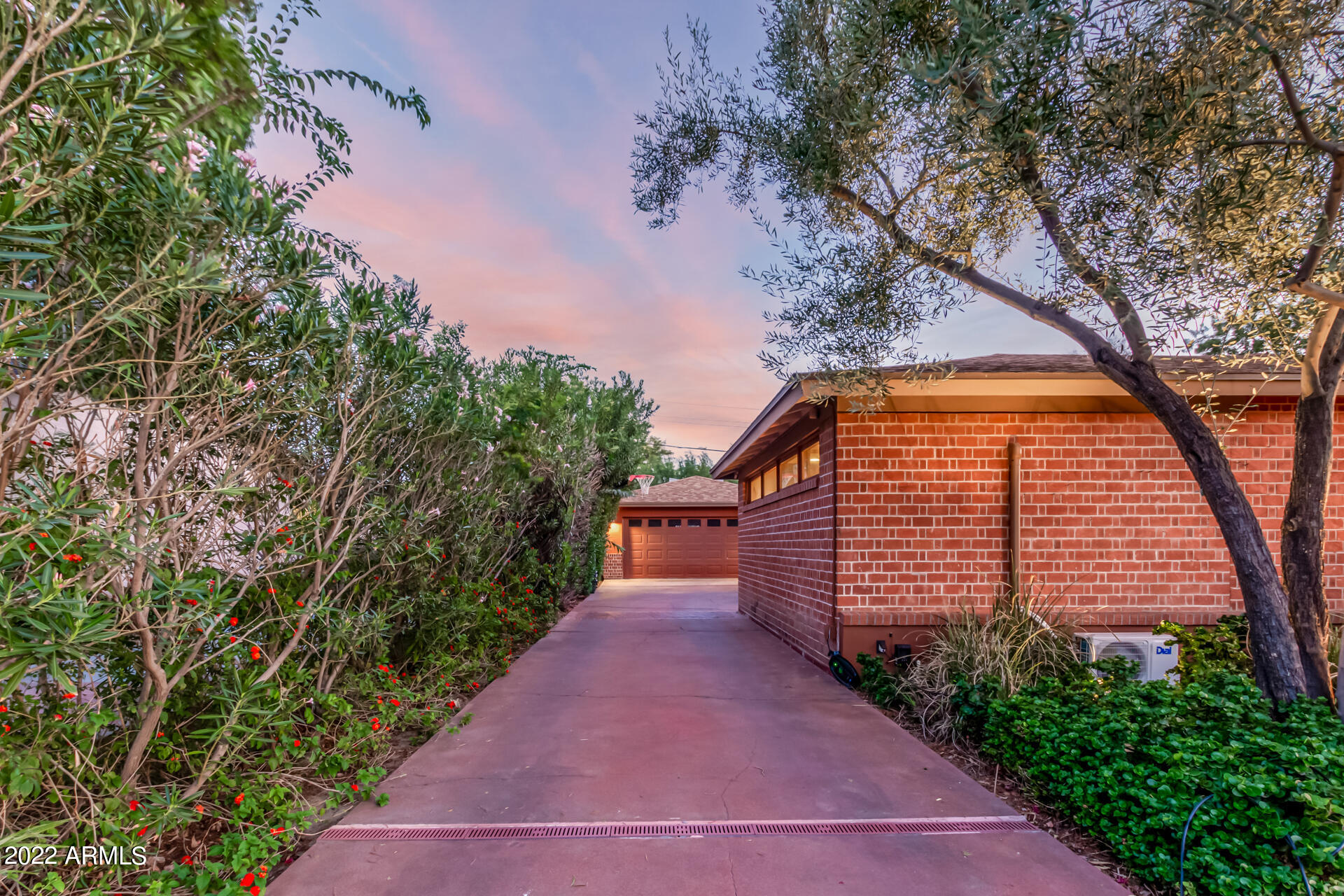 135 East Lamar Road Phoenix, AZ 85012 - Photo 3 of 44 0006-06 - Lamar
