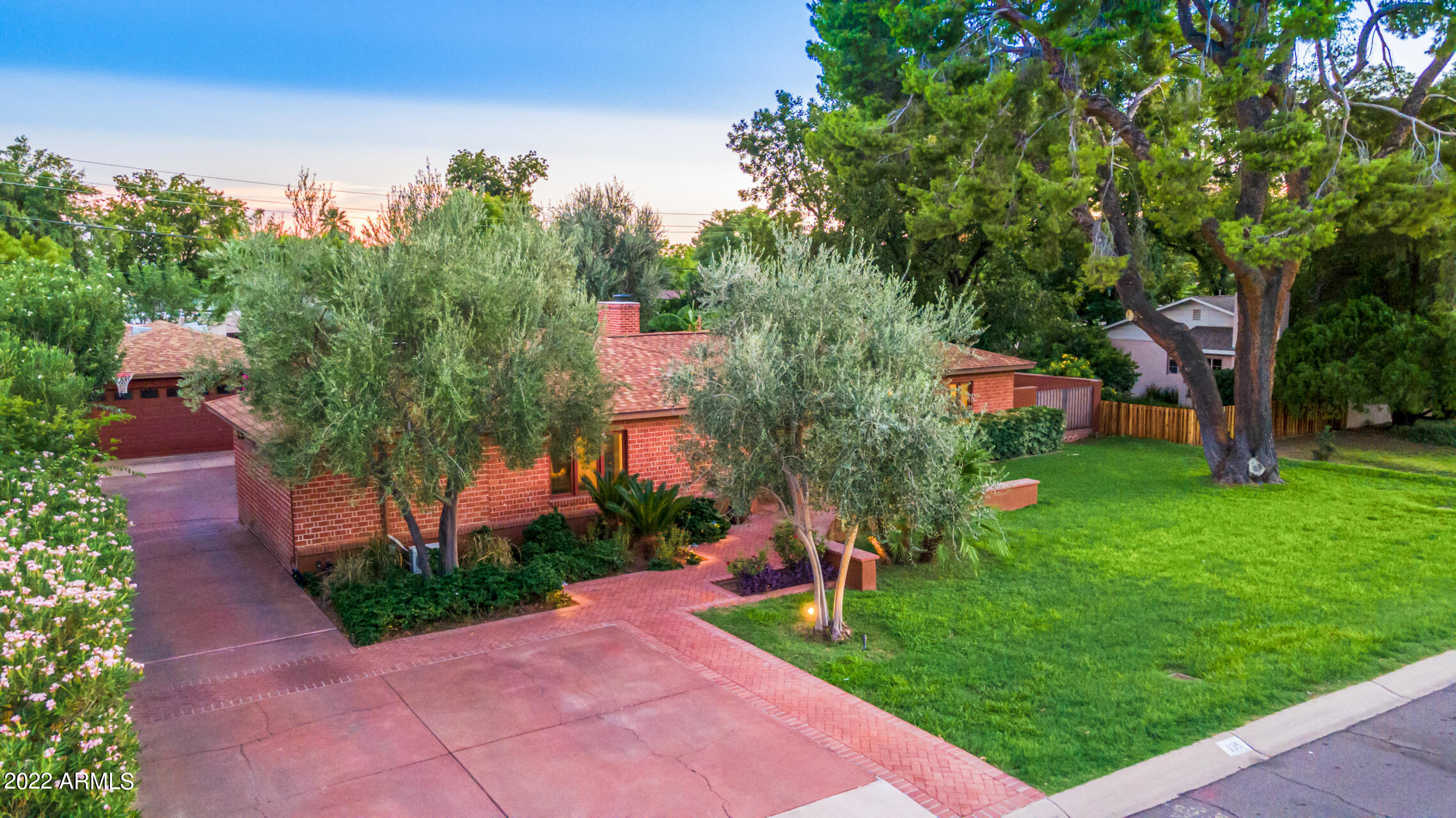 135 East Lamar Road Phoenix, AZ 85012 - Photo 37 of 44 0061-62 - Lamar Drone