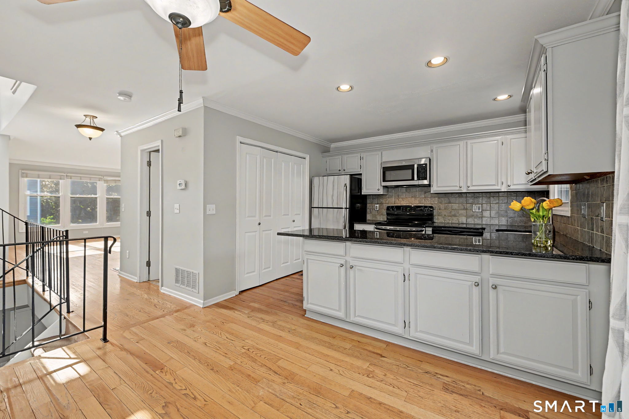 61 Fawn Ridge Lane, Unit 61 Wilton, CT 06897 - Photo 3 of 33