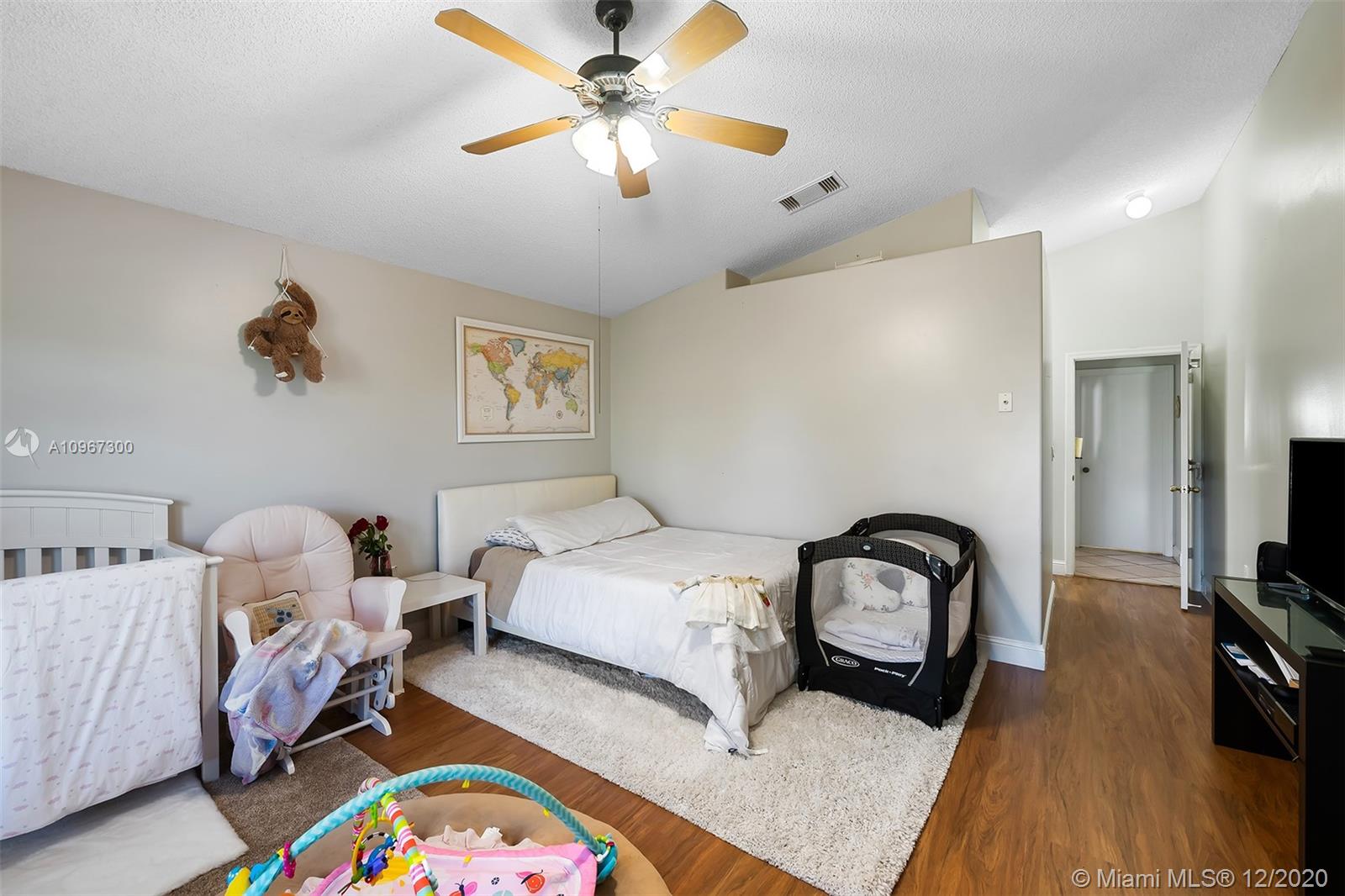 Keystone Lake Pembroke Pines, FL 33029 - Photo 13 of 26