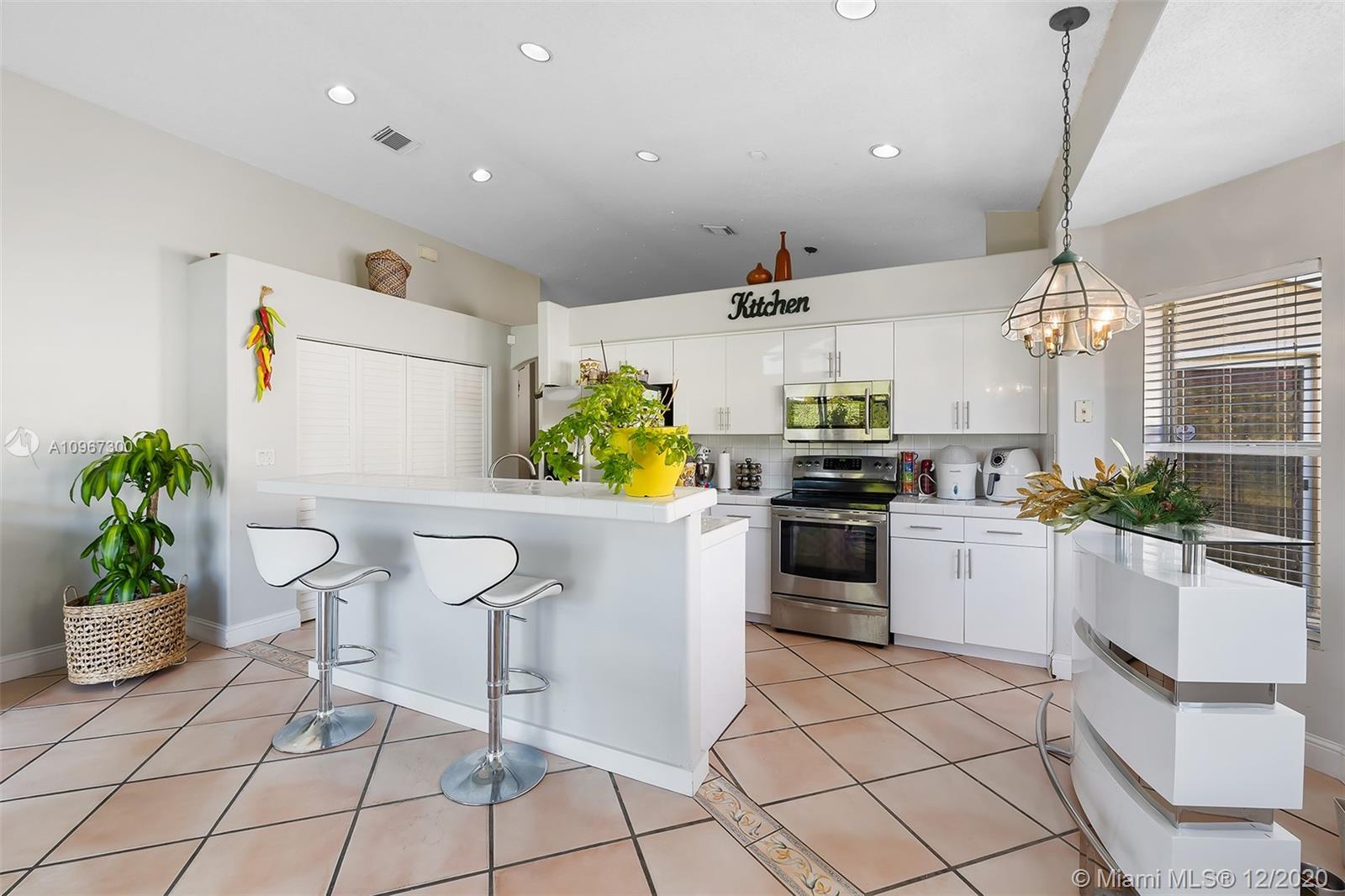 Keystone Lake Pembroke Pines, FL 33029 - Photo 20 of 26