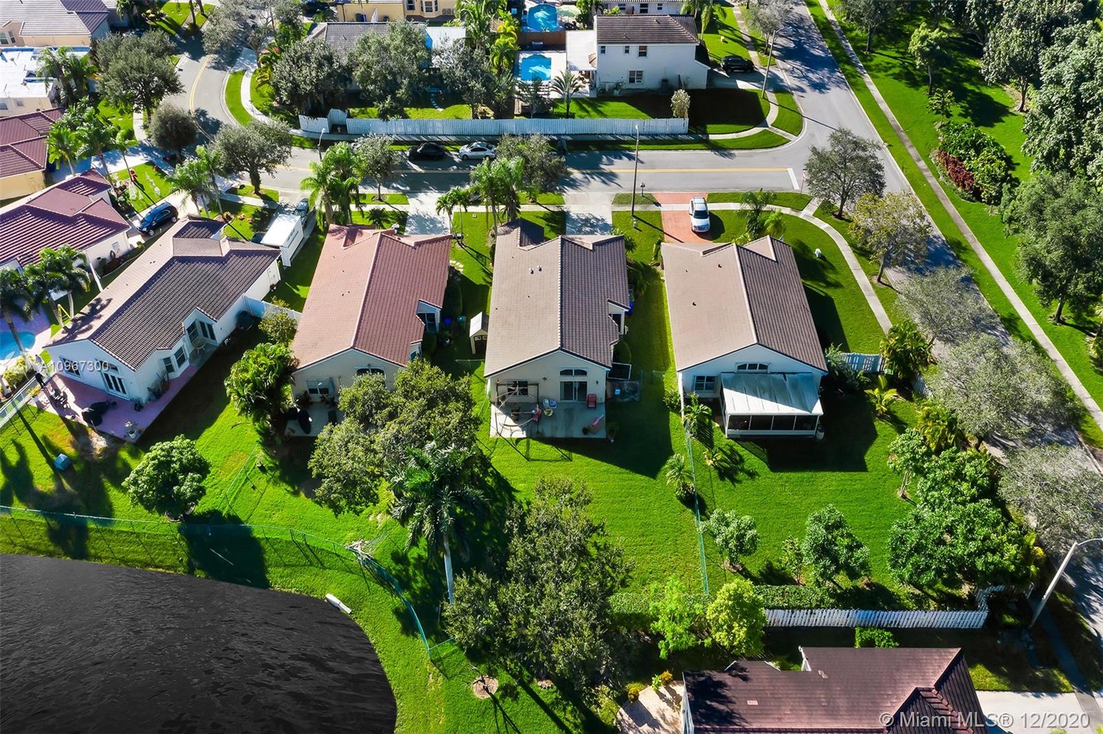 Keystone Lake Pembroke Pines, FL 33029 - Photo 6 of 26