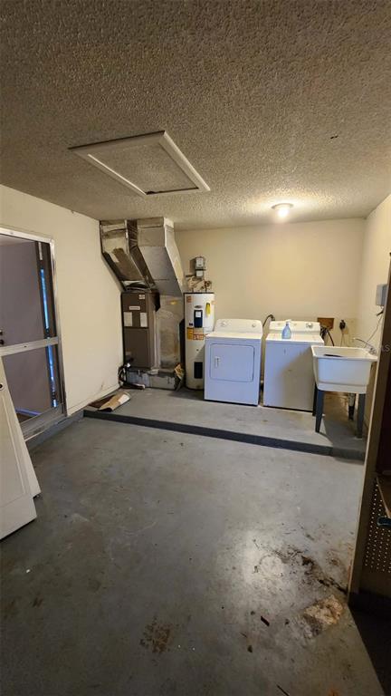 62 Silver Lane Ocala, FL 34472 - Photo 21 of 25 a view of a room with storage