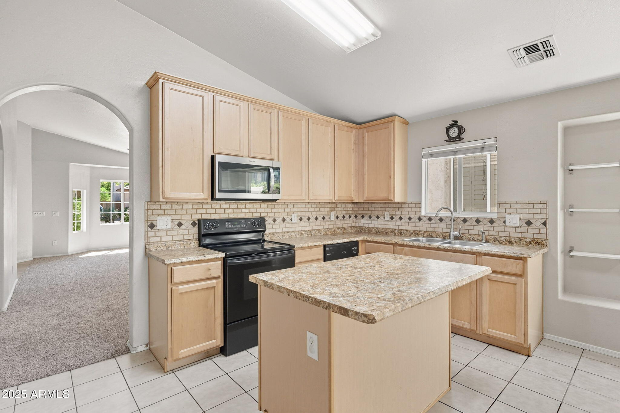 2024 West Carter Road Phoenix, AZ 85041 - Photo 11 of 55 11-web-or-mls-Carter-11