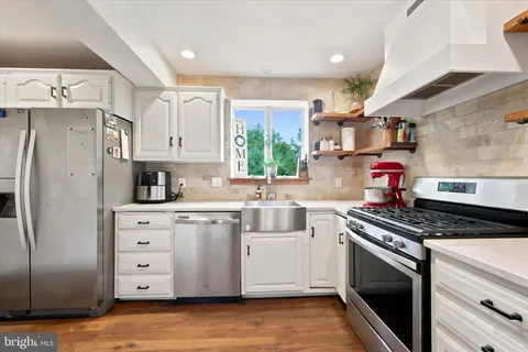 $329,900 | 801 Terwood Road, Drexel Hill, PA 19026