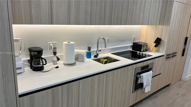 $890,000 | 225 North Miami Avenue, Unit 312, Miami, FL 33128