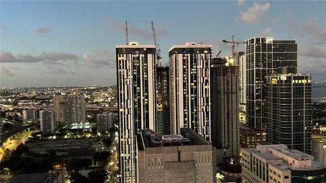 $890,000 | 225 North Miami Avenue, Unit 312, Miami, FL 33128