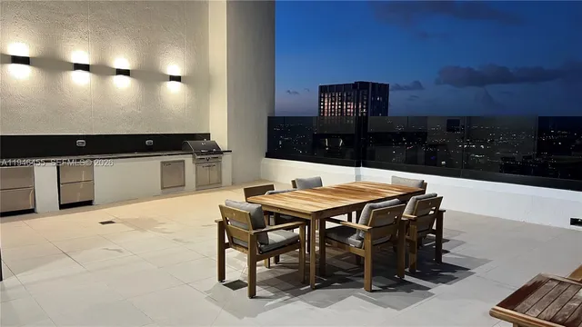 $890,000 | 225 North Miami Avenue, Unit 312, Miami, FL 33128