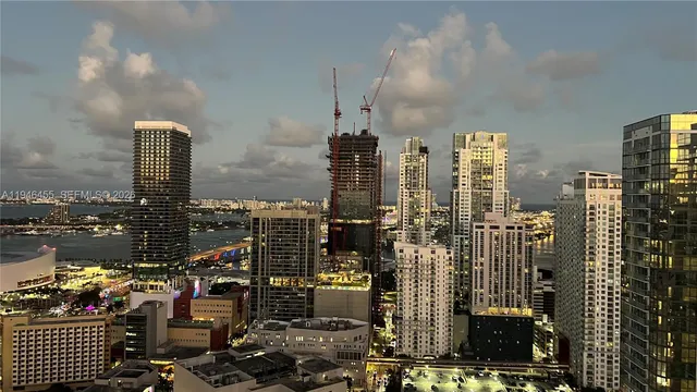 $890,000 | 225 North Miami Avenue, Unit 312, Miami, FL 33128