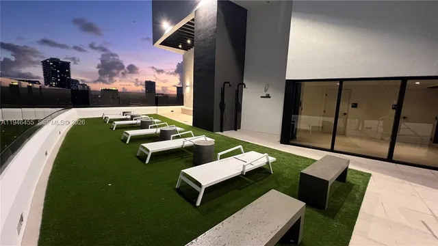 $890,000 | 225 North Miami Avenue, Unit 312, Miami, FL 33128