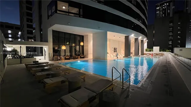 $890,000 | 225 North Miami Avenue, Unit 312, Miami, FL 33128