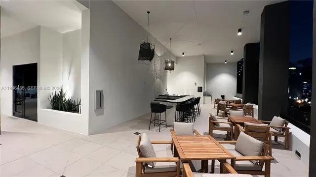 $890,000 | 225 North Miami Avenue, Unit 312, Miami, FL 33128