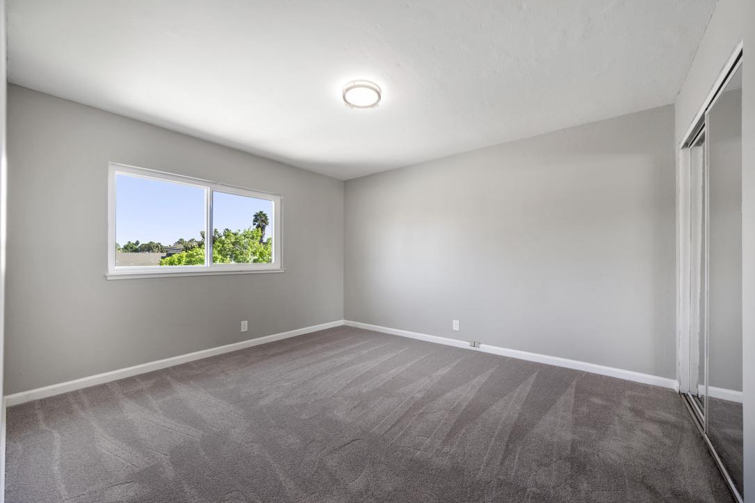 535 Hyde Park Drive San Jose, CA 95136 - Photo 21 of 28 an empty room with windows