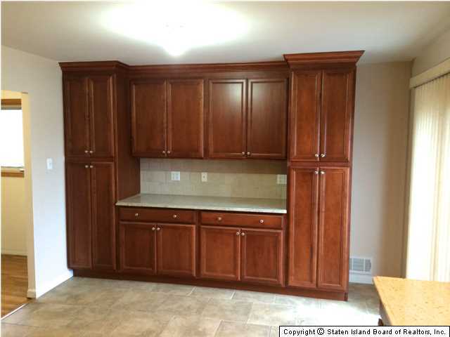 92 Middle Loop Road Staten Island, NY 10308 - Photo 11 of 20 Additional Photo