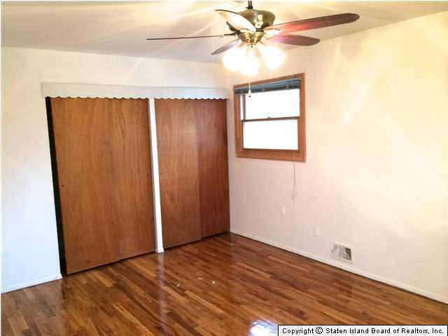 92 Middle Loop Road Staten Island, NY 10308 - Photo 17 of 20 Additional Photo