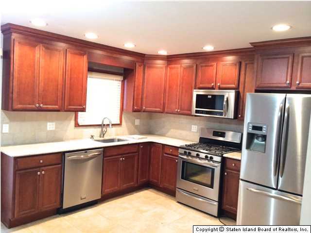 92 Middle Loop Road Staten Island, NY 10308 - Photo 10 of 20 Additional Photo
