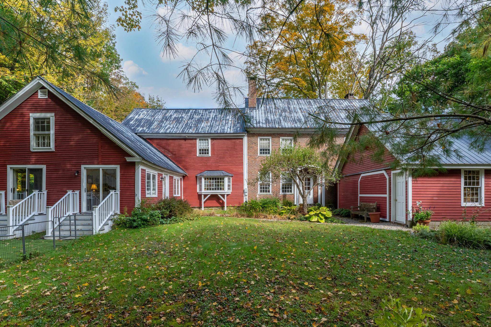 587 Highway 121 Grafton, VT 05146 - Photo 5 of 58