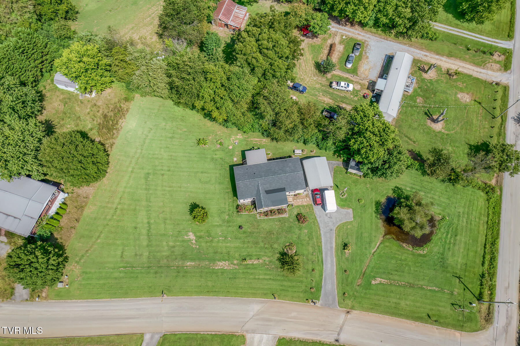 30 Ebenezer Loop Chuckey, TN 37641 - Photo 7 of 43 30 Ebenezer Loop-4