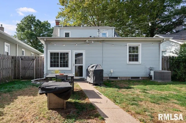 $189,900 | 2153 14th Street, Rock Island, IL 61201