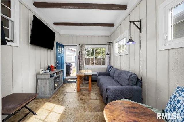 $189,900 | 2153 14th Street, Rock Island, IL 61201