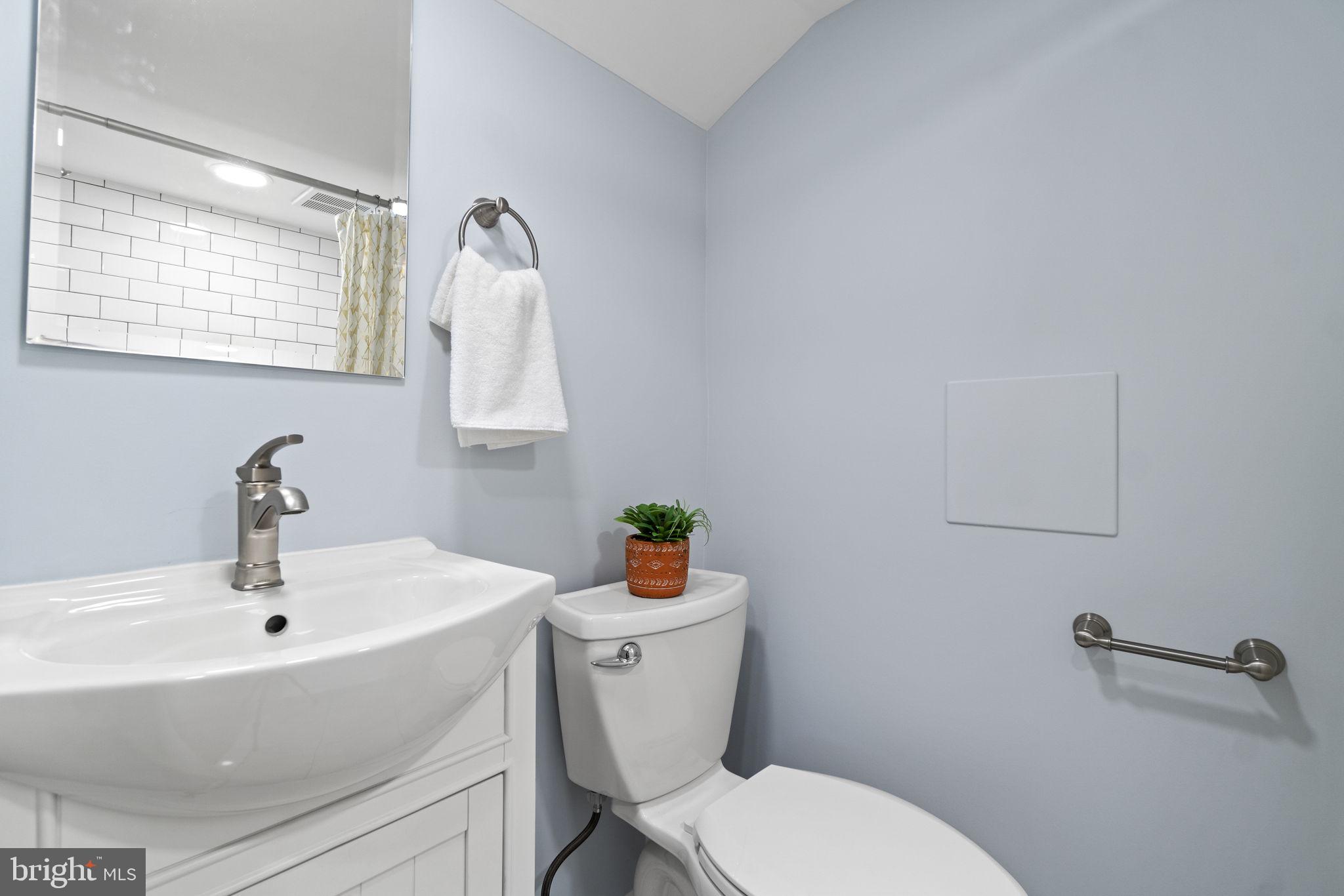11410 Cloverhill Drive Silver Spring, MD 20902 - Photo 27 of 39 Bathroom 3