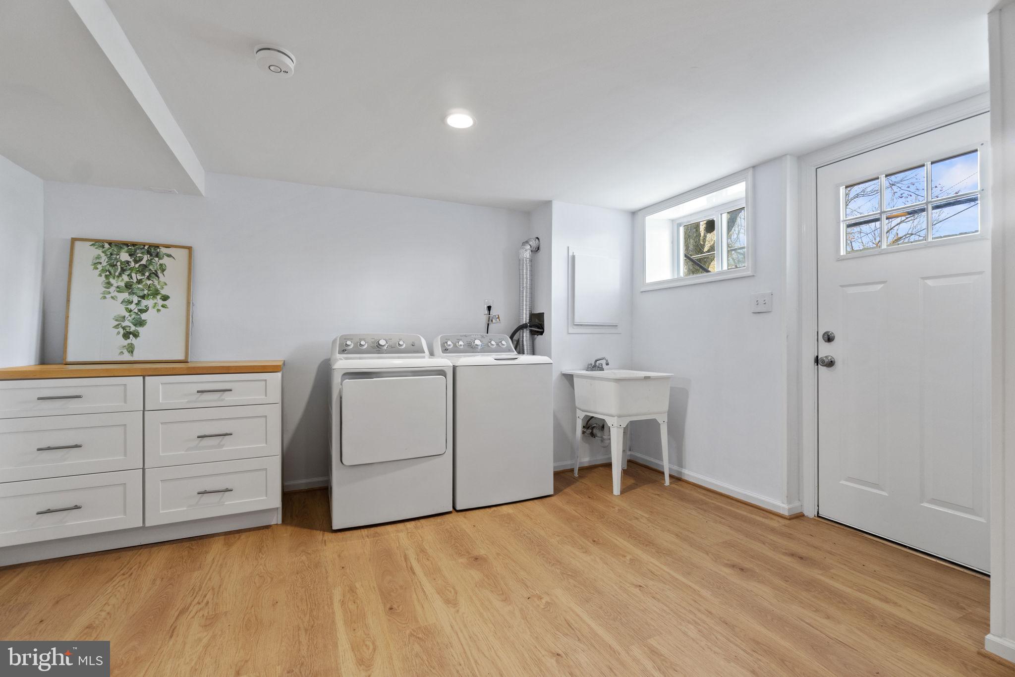 11410 Cloverhill Drive Silver Spring, MD 20902 - Photo 28 of 39 Laundry