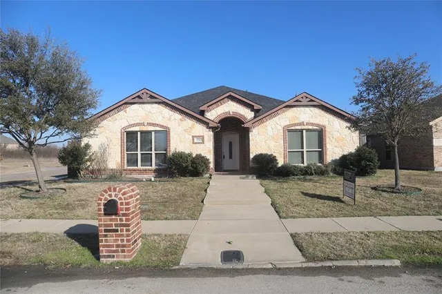 $2,800 | 4702 Mariner Drive, Rowlett, TX 75088