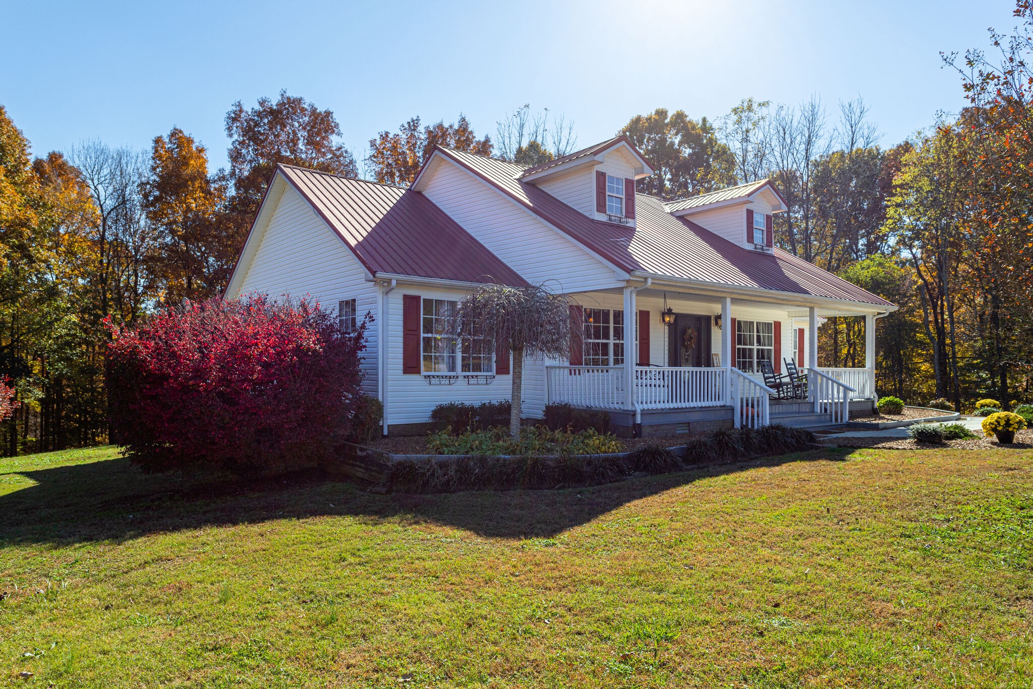 1257 Lyndell Bell Road Manchester, TN 37355 - Photo 3 of 50 a front view of a house with garden