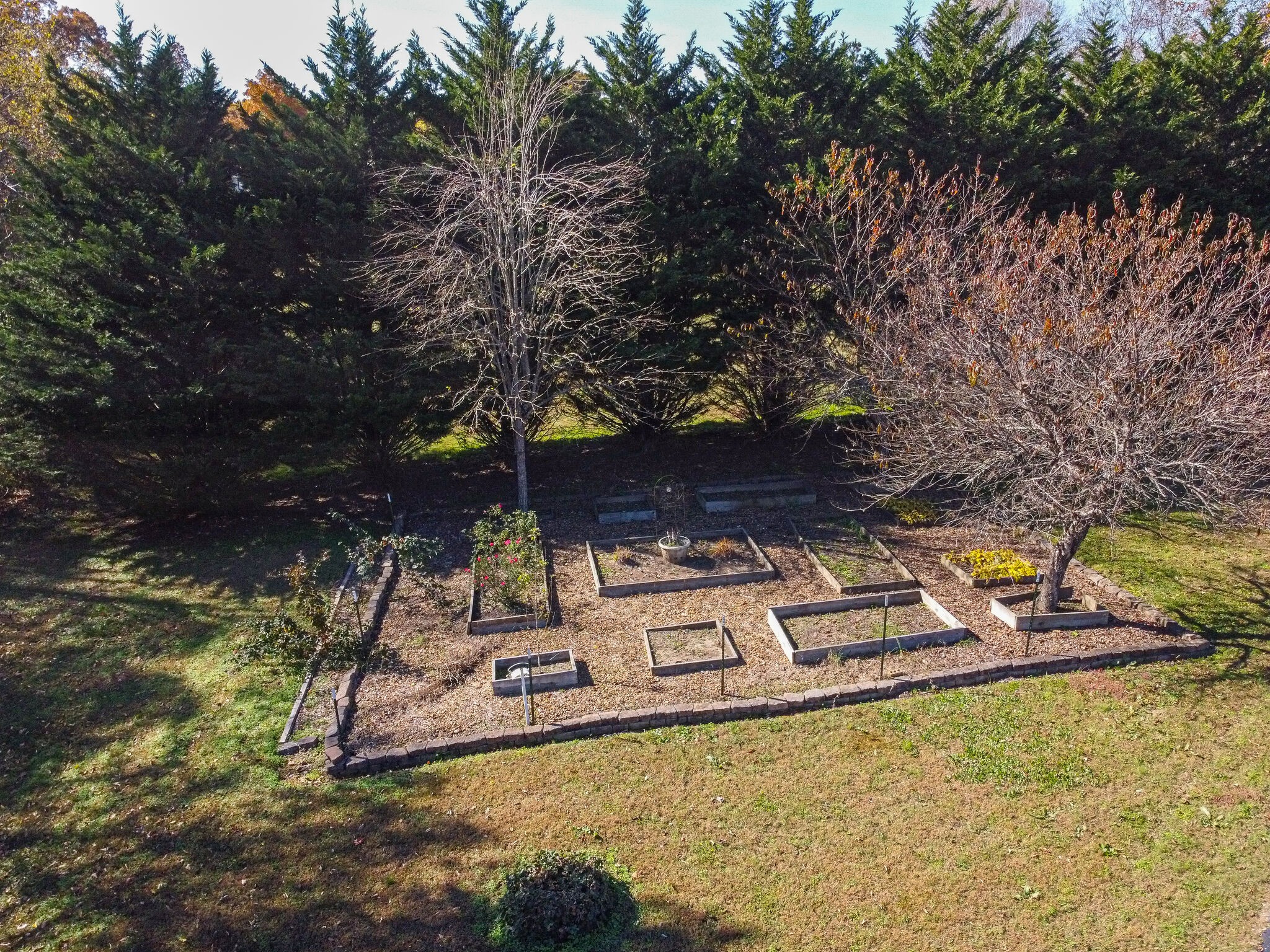 1257 Lyndell Bell Road Manchester, TN 37355 - Photo 46 of 50 a view of a swimming pool with a yard