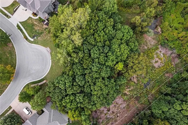 $210,000 | 5703 Cottonwood Street, Shawnee, KS 66216