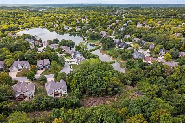 $210,000 | 5703 Cottonwood Street, Shawnee, KS 66216