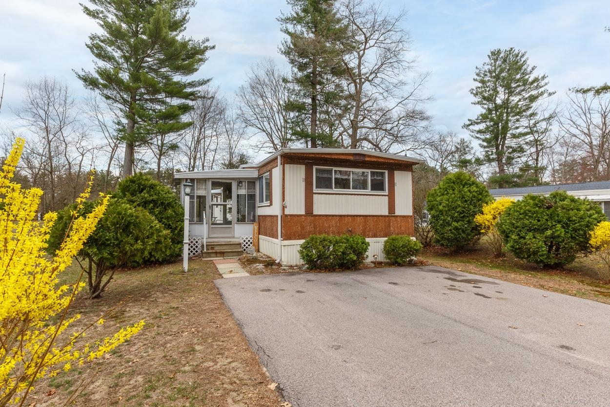 4 Clovercrest Drive Nashua, NH 03062 - Photo 23 of 55