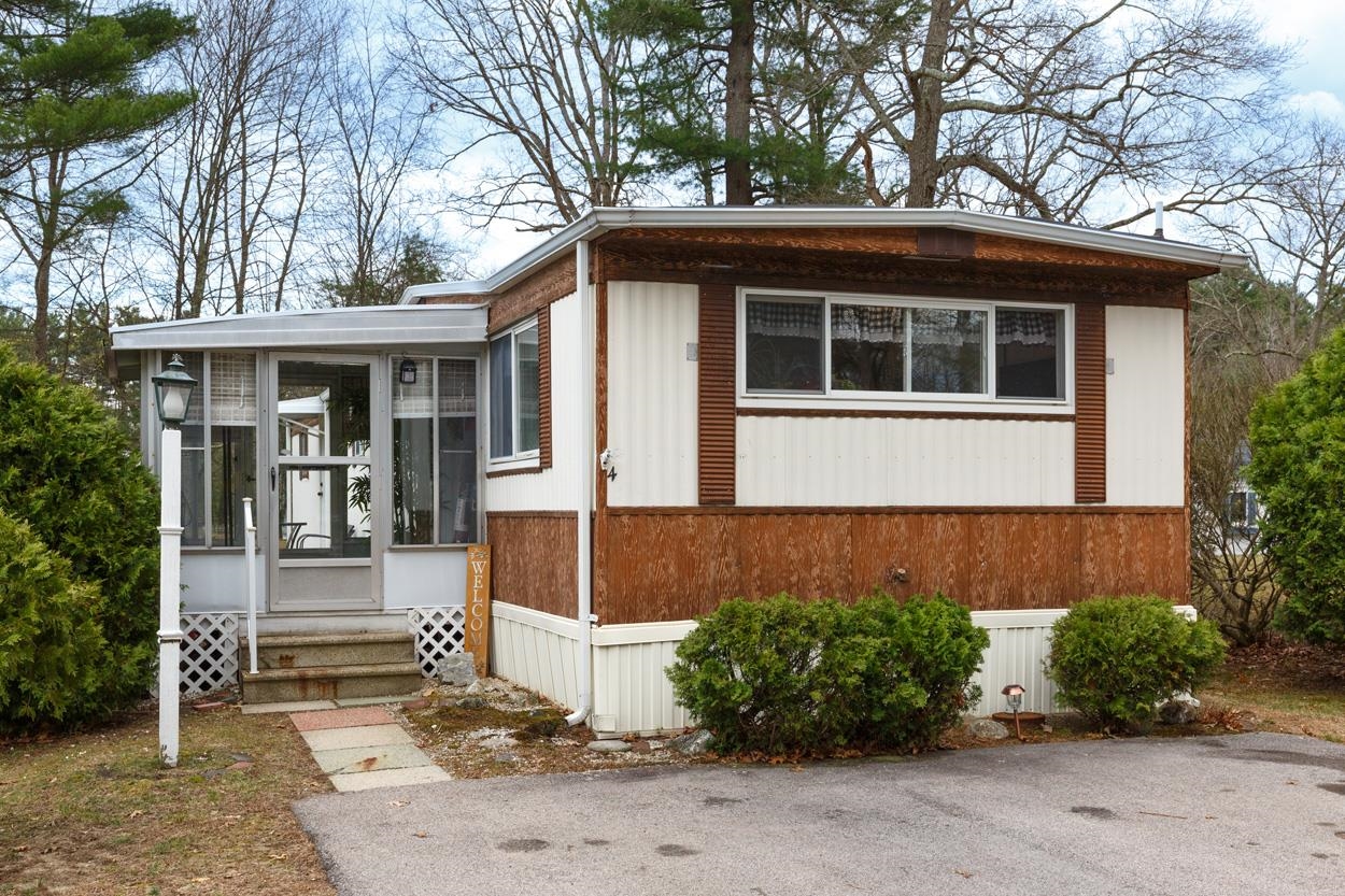 4 Clovercrest Drive Nashua, NH 03062 - Photo 25 of 55