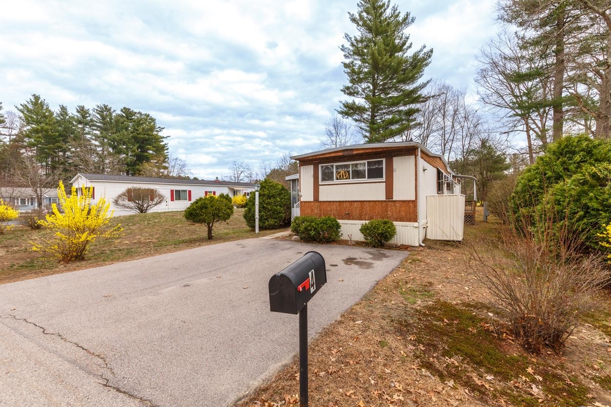 4 Clovercrest Drive Nashua, NH 03062 - Photo 27 of 55