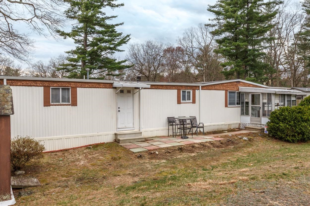 4 Clovercrest Drive Nashua, NH 03062 - Photo 29 of 55
