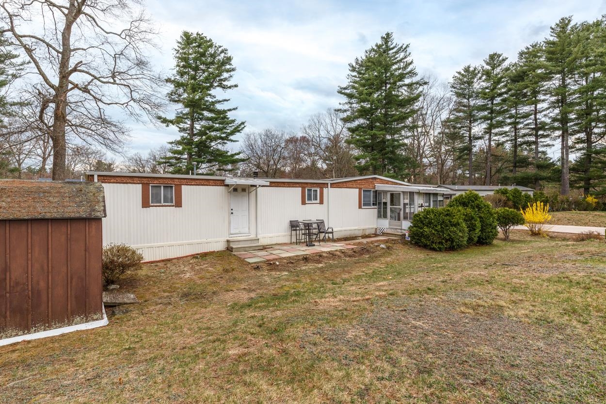 4 Clovercrest Drive Nashua, NH 03062 - Photo 30 of 55