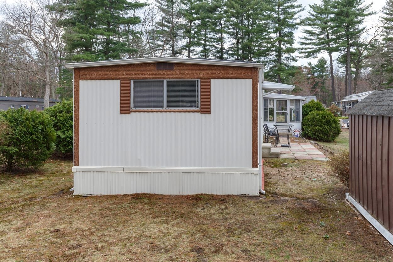 4 Clovercrest Drive Nashua, NH 03062 - Photo 33 of 55