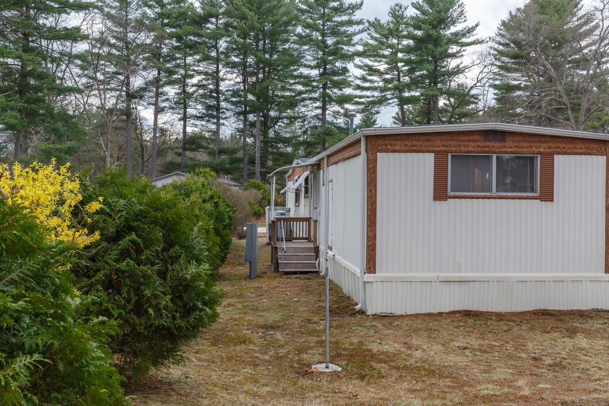 4 Clovercrest Drive Nashua, NH 03062 - Photo 34 of 55