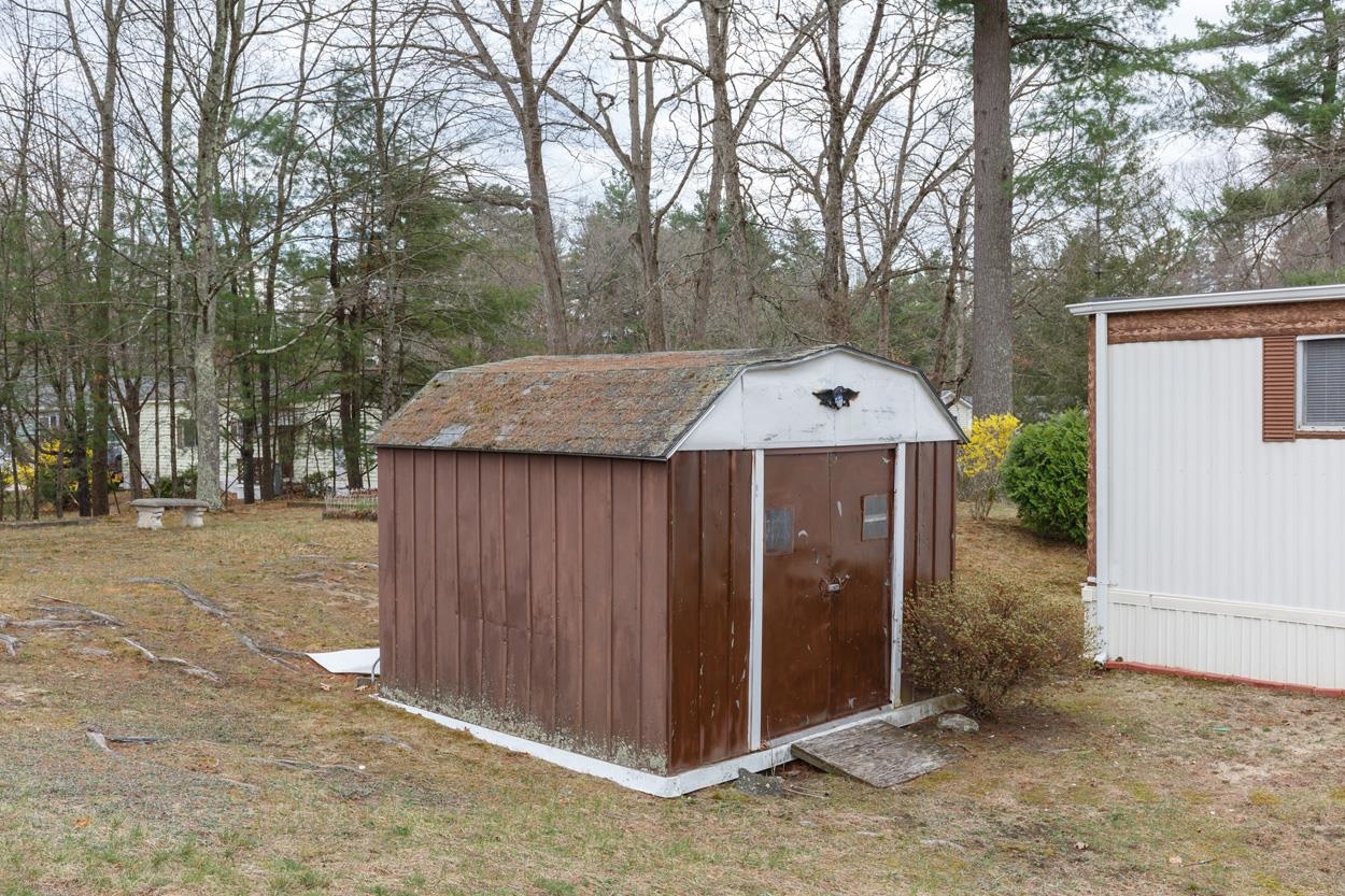 4 Clovercrest Drive Nashua, NH 03062 - Photo 35 of 55