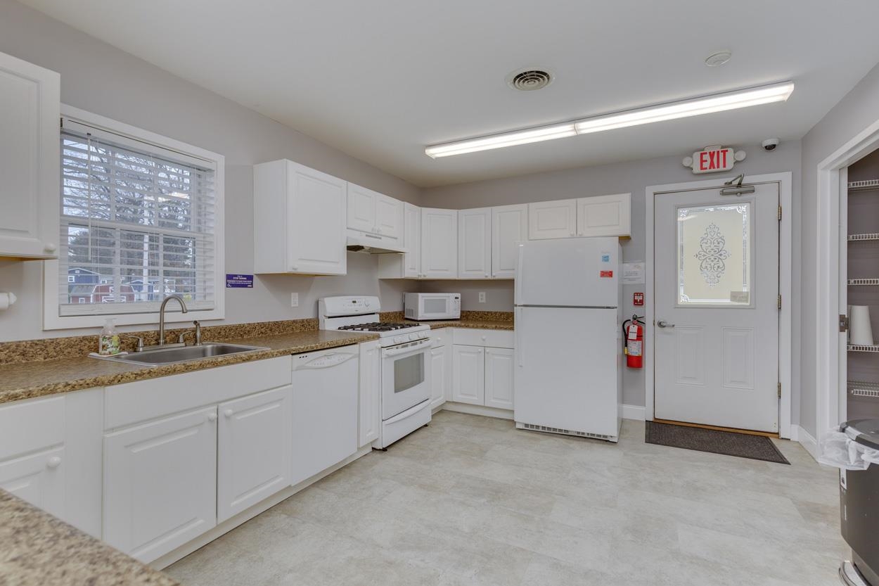 4 Clovercrest Drive Nashua, NH 03062 - Photo 46 of 55