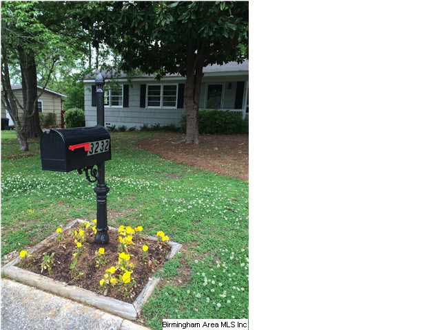 3232 Ridgely Court Birmingham, AL 35243 - Photo 2 of 9