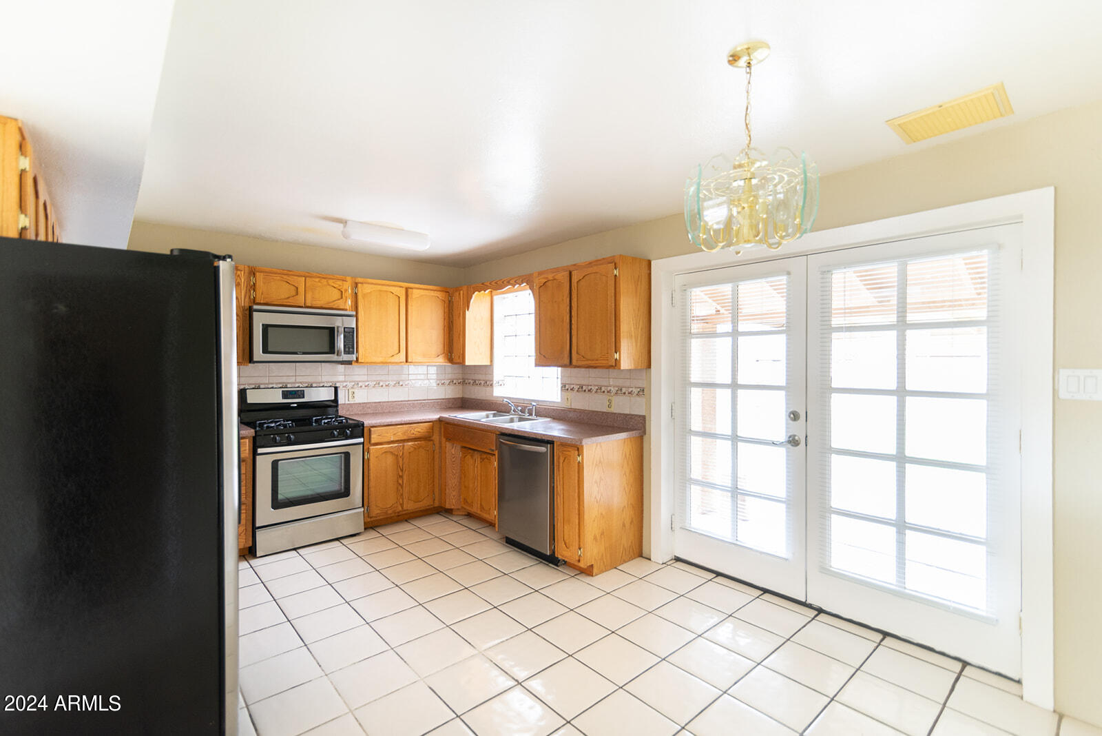 820 West Piedmont Road Phoenix, AZ 85041 - Photo 5 of 19 Piedmont-26
