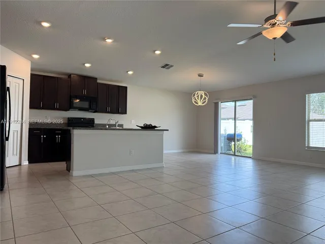 $2,200 | 39889 Harmon Grove Court, Zephyrhills, FL 33540