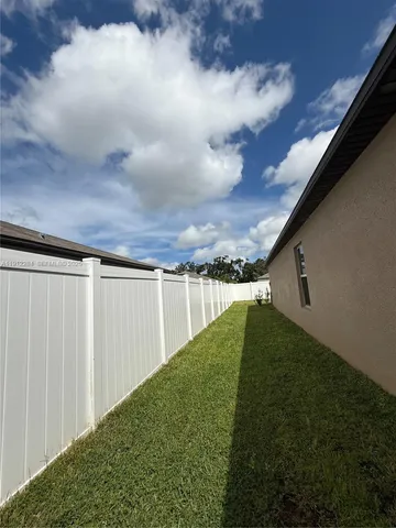 $2,200 | 39889 Harmon Grove Court, Zephyrhills, FL 33540