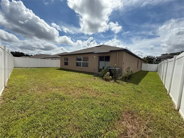 $2,200 | 39889 Harmon Grove Court, Zephyrhills, FL 33540