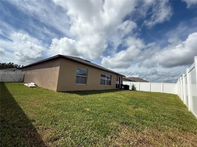 $2,200 | 39889 Harmon Grove Court, Zephyrhills, FL 33540