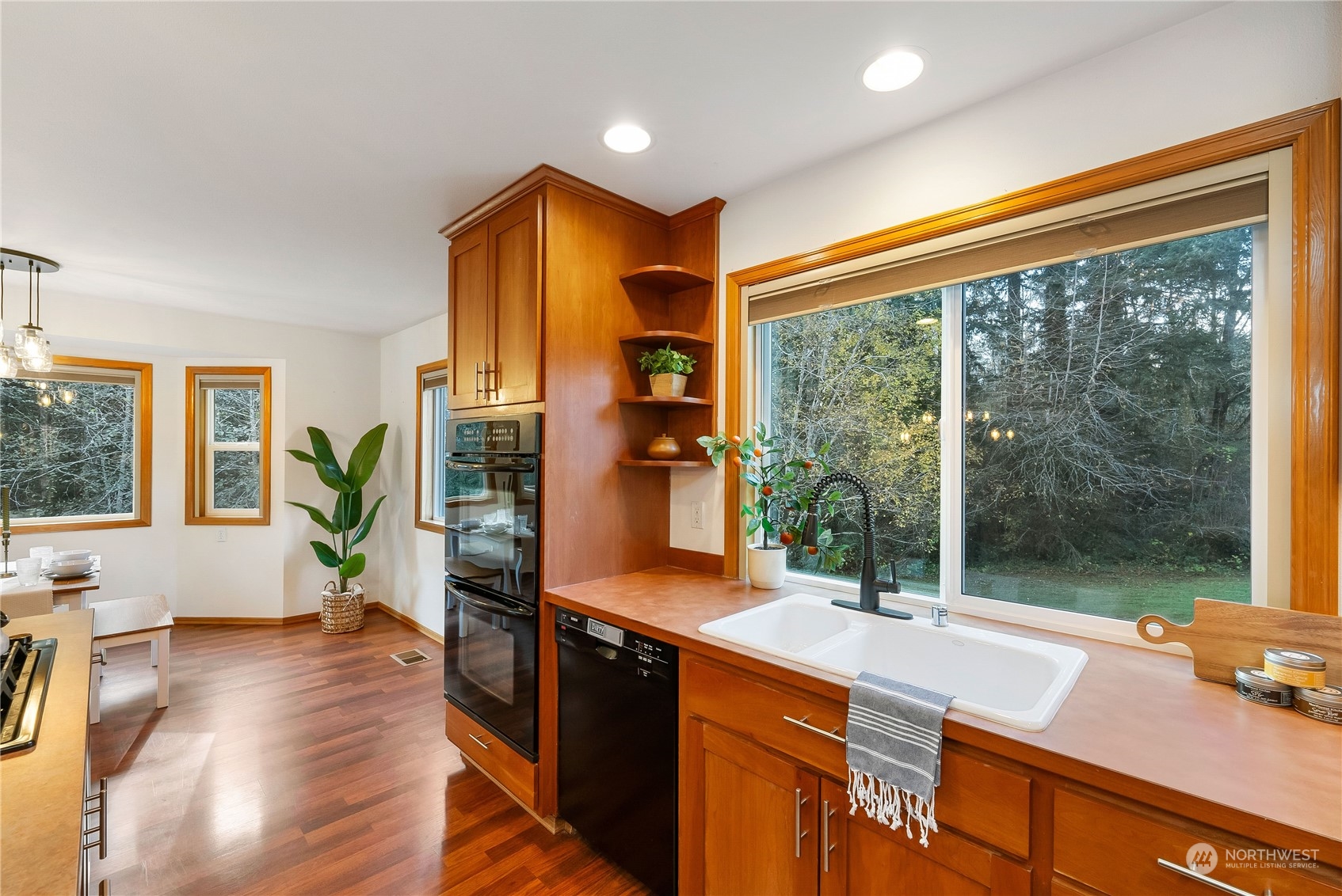 682 Southwest Birch Road Port Orchard, WA 98367 - Photo 11 of 40 Gallery Image 11