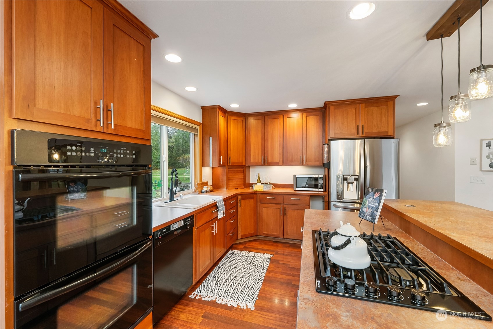 682 Southwest Birch Road Port Orchard, WA 98367 - Photo 9 of 40 Gallery Image 9